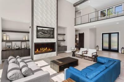 Napoleon Tall Linear Vector 74 Fireplace with Luminous Logs - TLV74LN
